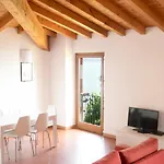 Iseolakerental - Casa Del Pescatore * Riva di Solto