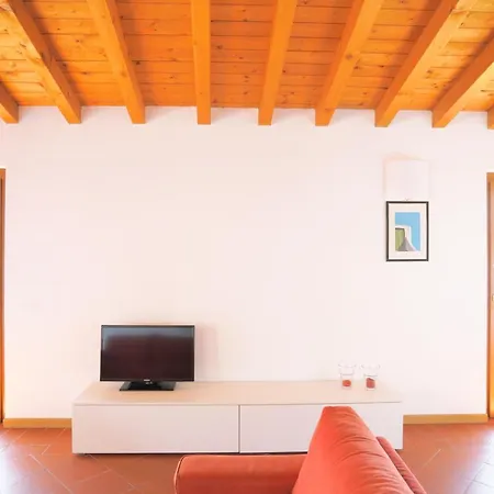 Iseolakerental - Casa Del Pescatore * Riva di Solto
